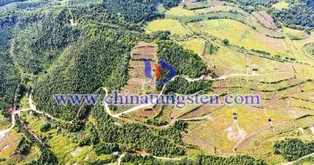 滴水龍廢棄稀土礦山復(fù)綠全景航拍