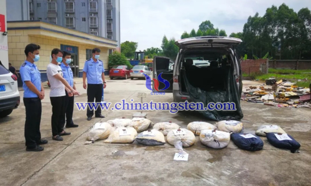 稀土財色過人 興業(yè)3人爬高墻行竊單位大院