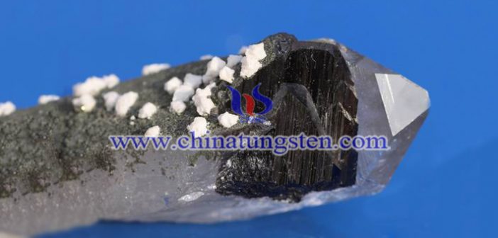 tungsten ore picture